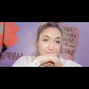 Meet your Posher, Elizabeth